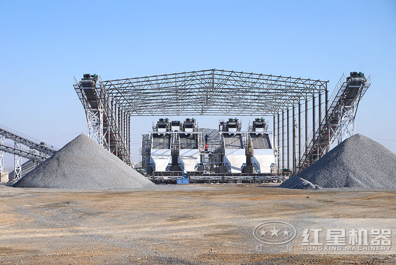 大型破石機生產(chǎn)線現(xiàn)場 大型破石機生產(chǎn)線現(xiàn)場