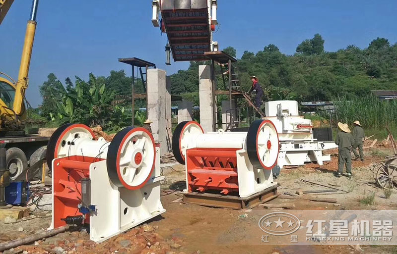 立式?jīng)_擊式破碎機安裝現(xiàn)場 立式?jīng)_擊式破碎機安裝現(xiàn)場