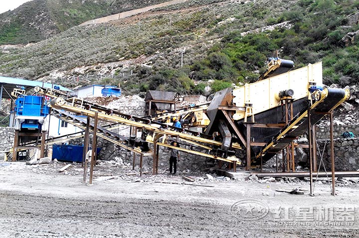 振動篩安裝現(xiàn)場 振動篩安裝現(xiàn)場