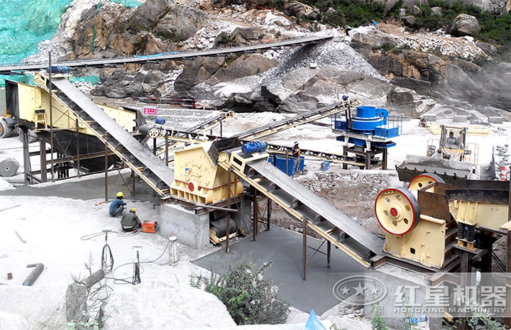 振動(dòng)給料機(jī)現(xiàn)場 振動(dòng)給料機(jī)現(xiàn)場