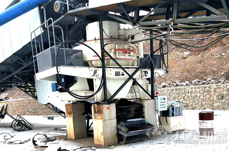 破碎機配合除塵箱現(xiàn)場 破碎機配合除塵箱現(xiàn)場