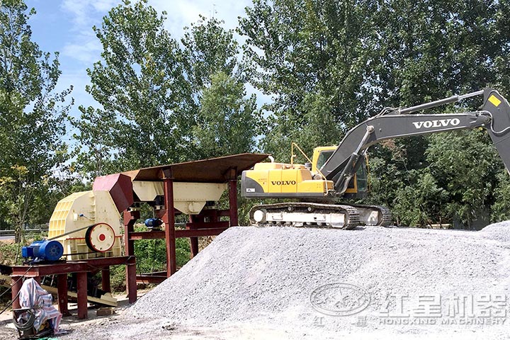 振動(dòng)給料機(jī)現(xiàn)場 振動(dòng)給料機(jī)現(xiàn)場