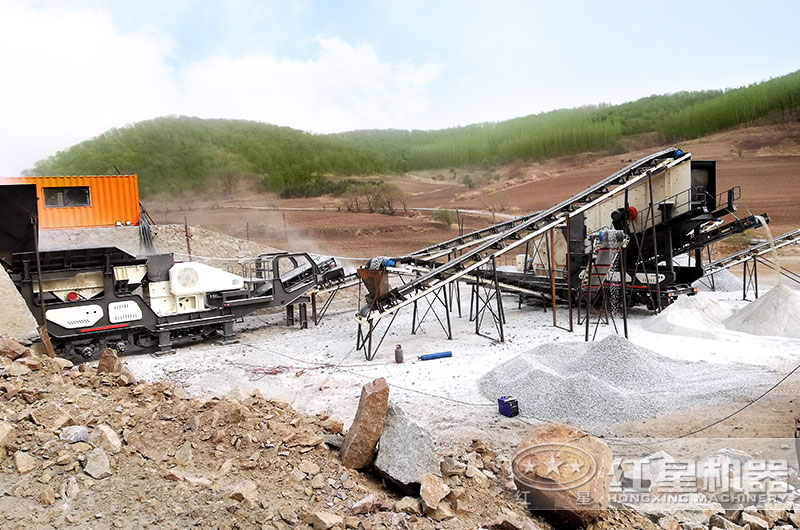 HX粗破輪胎系列移動(dòng)破碎站現(xiàn)場 HX粗破輪胎系列移動(dòng)破碎站現(xiàn)場