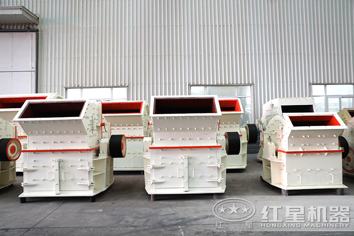 多種規(guī)格的石榴石細碎機 多種規(guī)格的石榴石細碎機