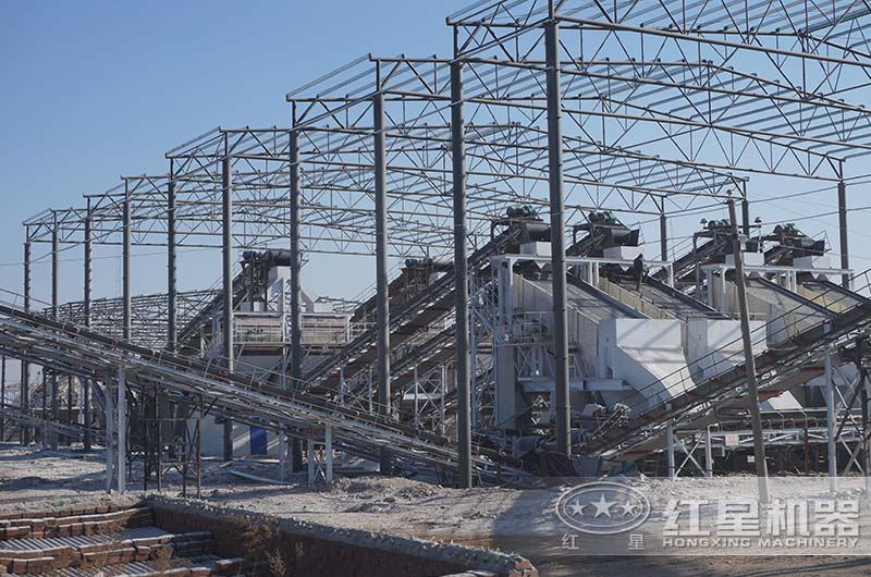 鐵礦石破碎生產(chǎn)現(xiàn)場(chǎng) 鐵礦石破碎生產(chǎn)現(xiàn)場(chǎng)