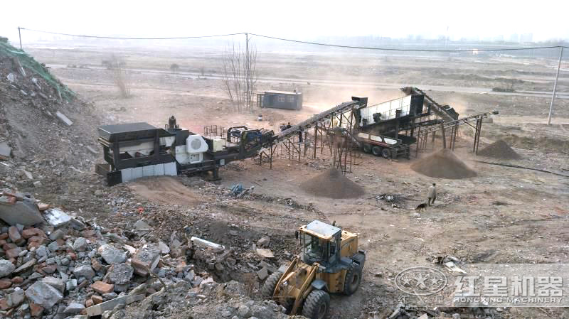 移動碎石機設備作業(yè)現(xiàn)場 移動碎石機設備作業(yè)現(xiàn)場