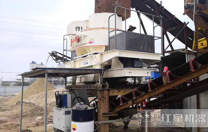 新型制砂機(jī)作業(yè)現(xiàn)場(chǎng) 新型制砂機(jī)作業(yè)現(xiàn)場(chǎng)