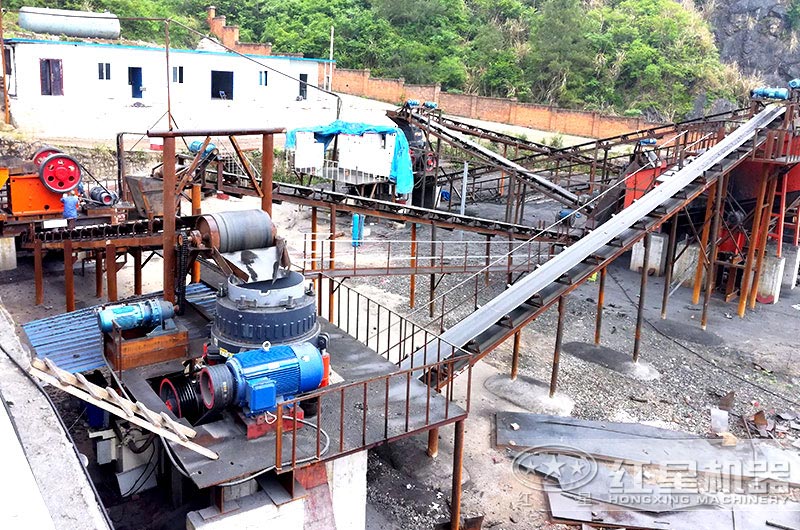 玄武巖粉碎現(xiàn)場 玄武巖粉碎現(xiàn)場