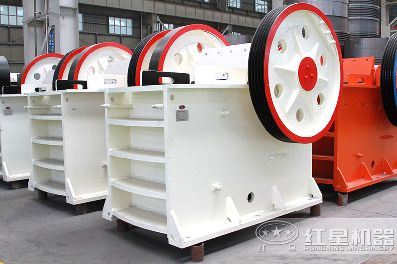 69顎式破碎機(jī) 69顎式破碎機(jī)