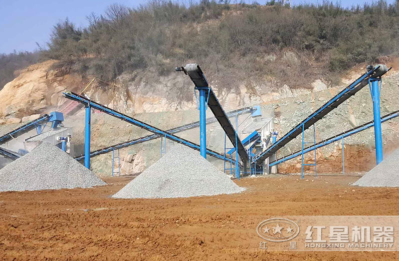 碎石機(jī)生產(chǎn)現(xiàn)場(chǎng) 碎石機(jī)生產(chǎn)現(xiàn)場(chǎng)