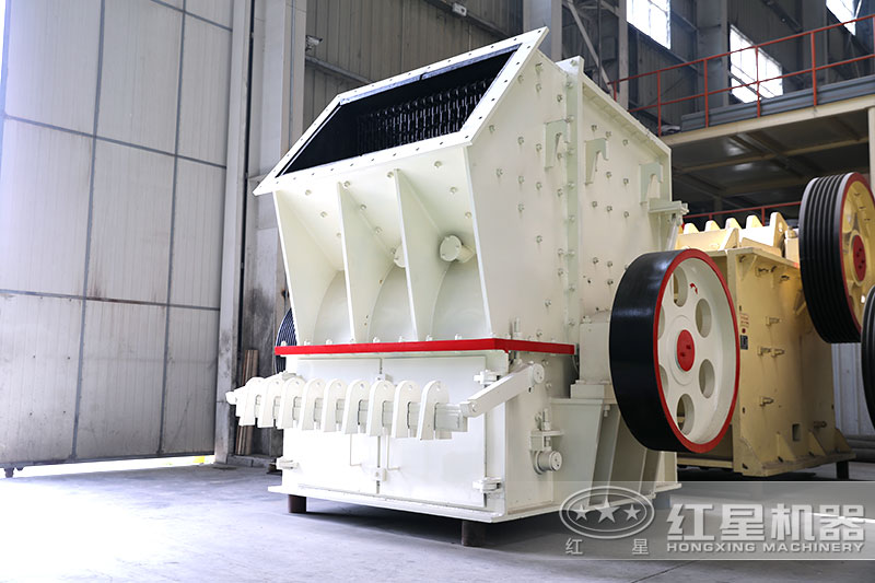 單段箱式破碎機(jī) 單段箱式破碎機(jī)