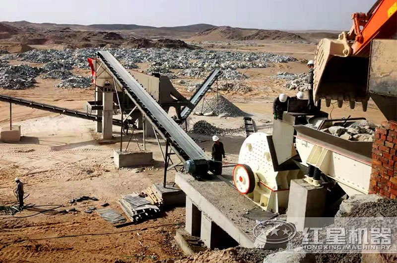 重錘式破碎機作業(yè)現(xiàn)場 重錘式破碎機作業(yè)現(xiàn)場