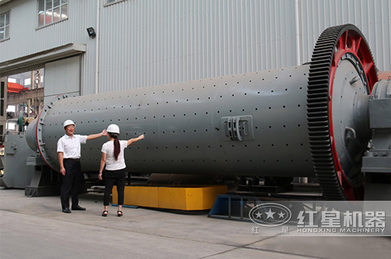 客戶(hù)來(lái)廠參觀球磨機(jī) 客戶(hù)來(lái)廠參觀球磨機(jī)