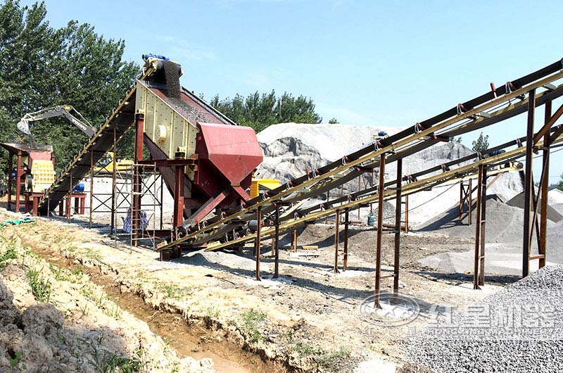 小型粉碎機(jī)作業(yè)現(xiàn)場圖片 小型粉碎機(jī)作業(yè)現(xiàn)場圖片