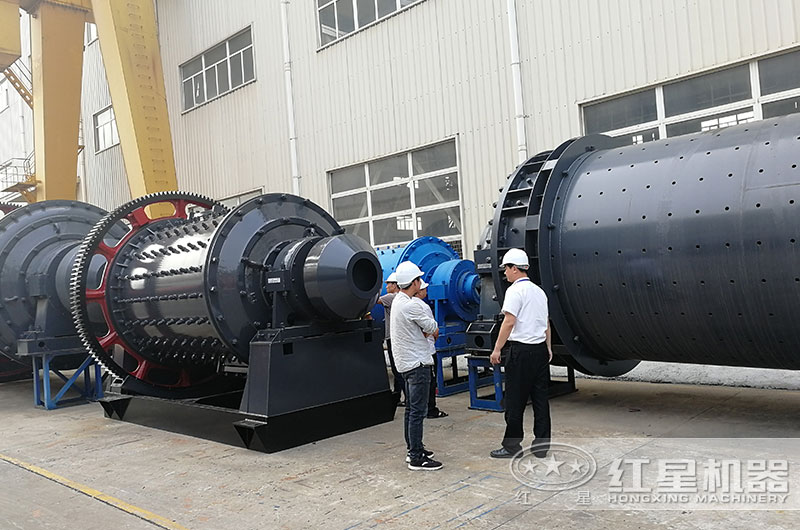 用戶來廠參觀球磨機 用戶來廠參觀球磨機