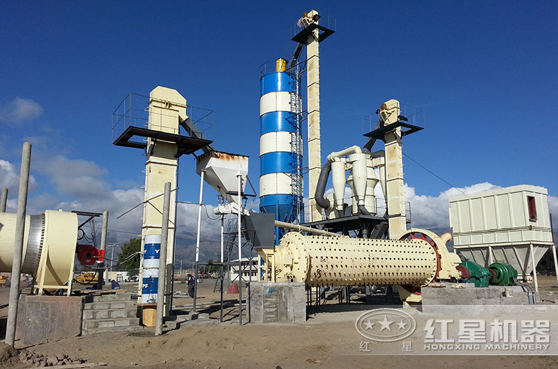 球磨機作業(yè)現(xiàn)場 球磨機作業(yè)現(xiàn)場