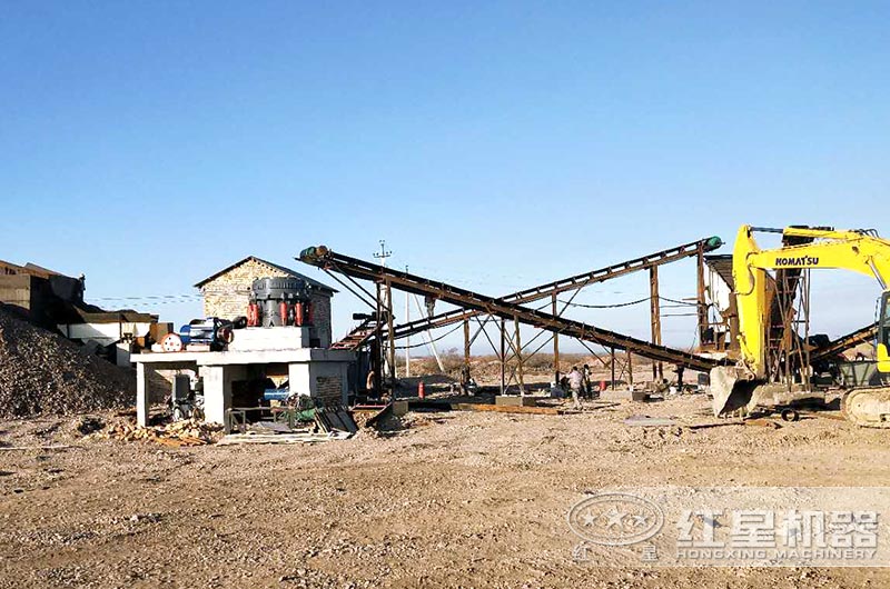 石頭破碎生產(chǎn)線現(xiàn)場(chǎng) 石頭破碎生產(chǎn)線現(xiàn)場(chǎng)