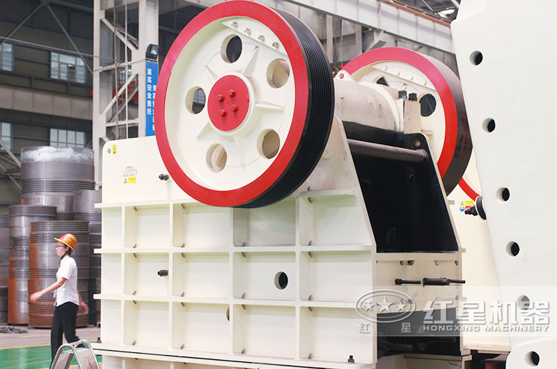 大型石料破碎機之顎式破碎機 大型石料破碎機之顎式破碎機