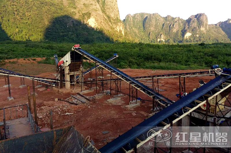 皮帶輸送機現(xiàn)場圖片 皮帶輸送機現(xiàn)場圖片