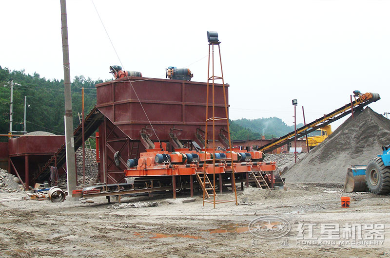 液壓對輥制砂機作業(yè)現(xiàn)場 液壓對輥制砂機作業(yè)現(xiàn)場