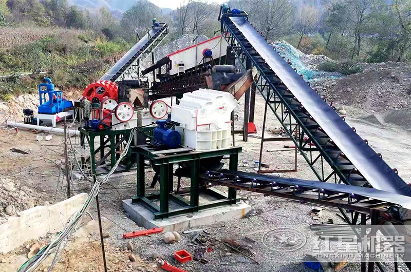 細(xì)碎機(jī)安裝現(xiàn)場(chǎng)圖 細(xì)碎機(jī)安裝現(xiàn)場(chǎng)圖