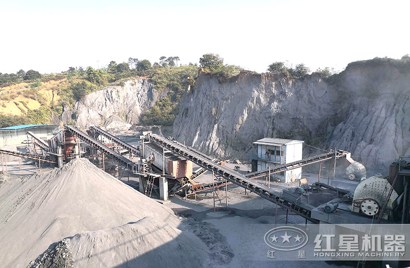 煤矸石破碎現(xiàn)場 煤矸石破碎現(xiàn)場