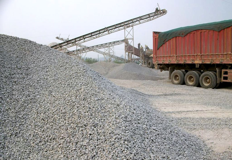 加工砂石現(xiàn)場(chǎng) 加工砂石現(xiàn)場(chǎng)