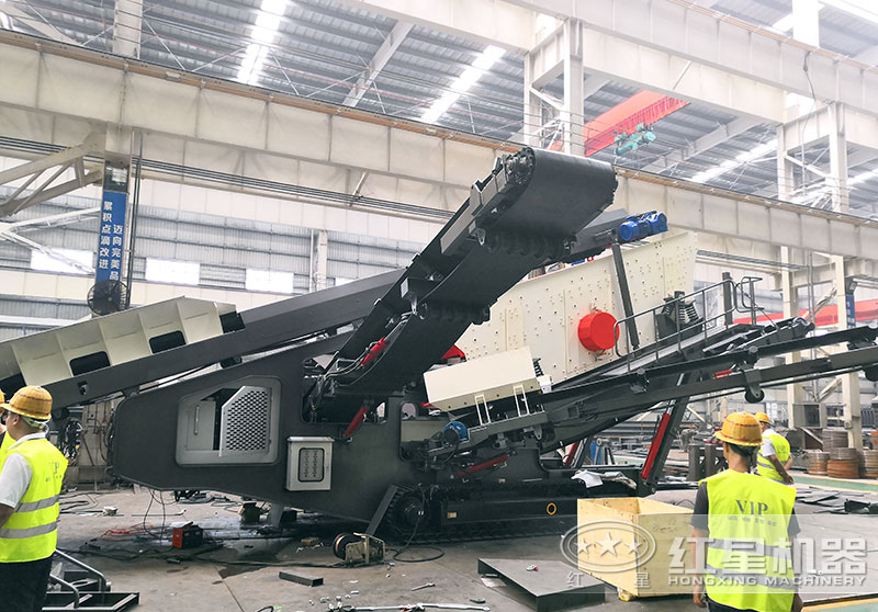 履帶式移動(dòng)篩分機(jī) 履帶式移動(dòng)篩分機(jī)