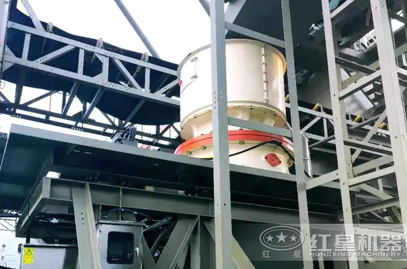 船載機(jī)制砂工廠現(xiàn)場 船載機(jī)制砂工廠現(xiàn)場