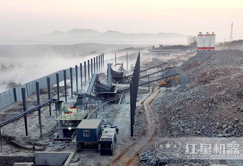 石料加工廠現(xiàn)場(chǎng) 石料加工廠現(xiàn)場(chǎng)