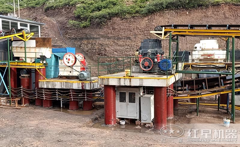 小型機(jī)制砂生產(chǎn)線現(xiàn)場(chǎng) 小型機(jī)制砂生產(chǎn)線現(xiàn)場(chǎng)