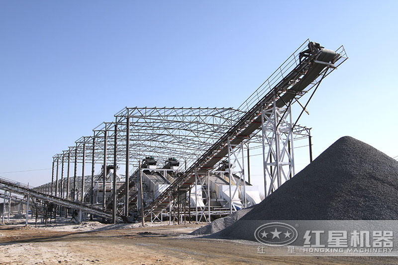 大型碎石破碎機生產(chǎn)現(xiàn)場 大型碎石破碎機生產(chǎn)現(xiàn)場