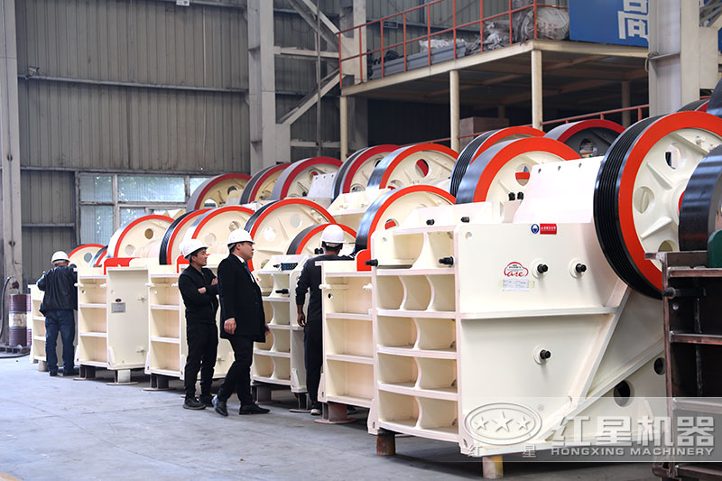 大型碎石加工生產(chǎn)線(xiàn)設(shè)備車(chē)間 大型碎石加工生產(chǎn)線(xiàn)設(shè)備車(chē)間