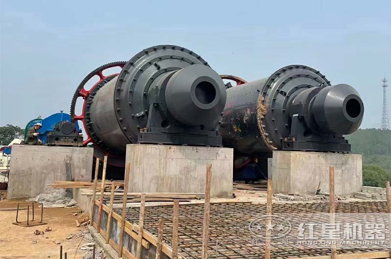 環(huán)保選礦球磨機(jī)現(xiàn)場 環(huán)保選礦球磨機(jī)現(xiàn)場