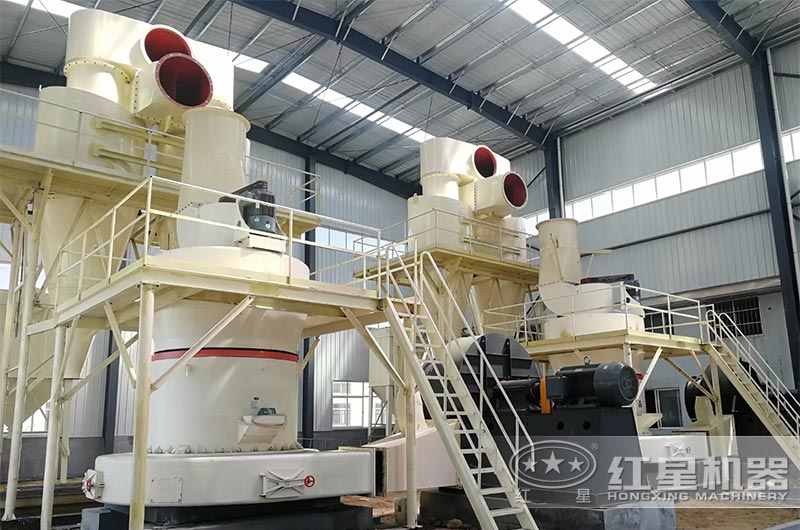 礦渣制粉雷蒙磨現(xiàn)場(chǎng) 礦渣制粉雷蒙磨現(xiàn)場(chǎng)